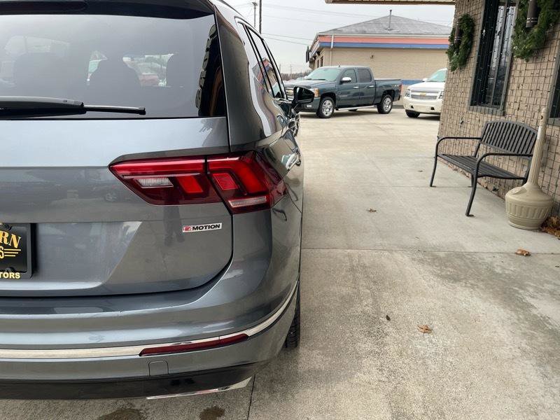 Used 2021 Volkswagen Tiguan SEL Premium R-Line image 11