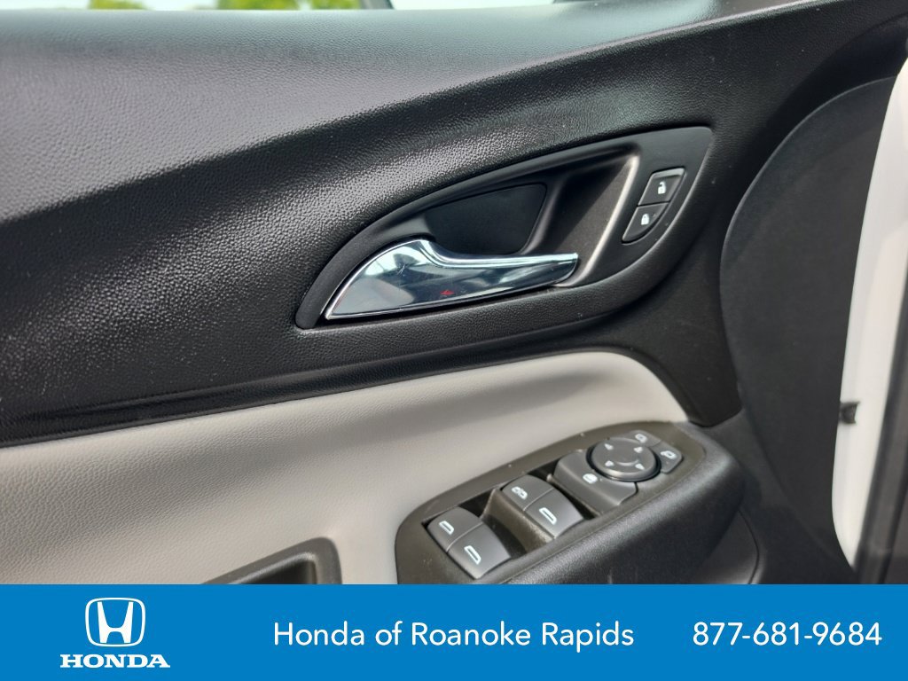 Used 2021 Chevrolet Equinox LS FWD image 11