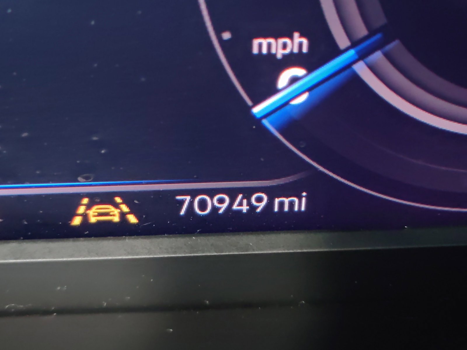 Used 2020 Volkswagen Tiguan SEL FWD image 2