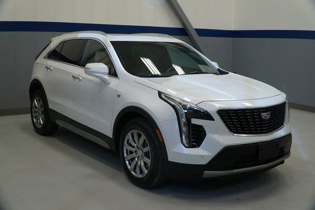 Used 2022 Cadillac XT4 Premium Luxury w/ Enhanced Visibility Package image 8