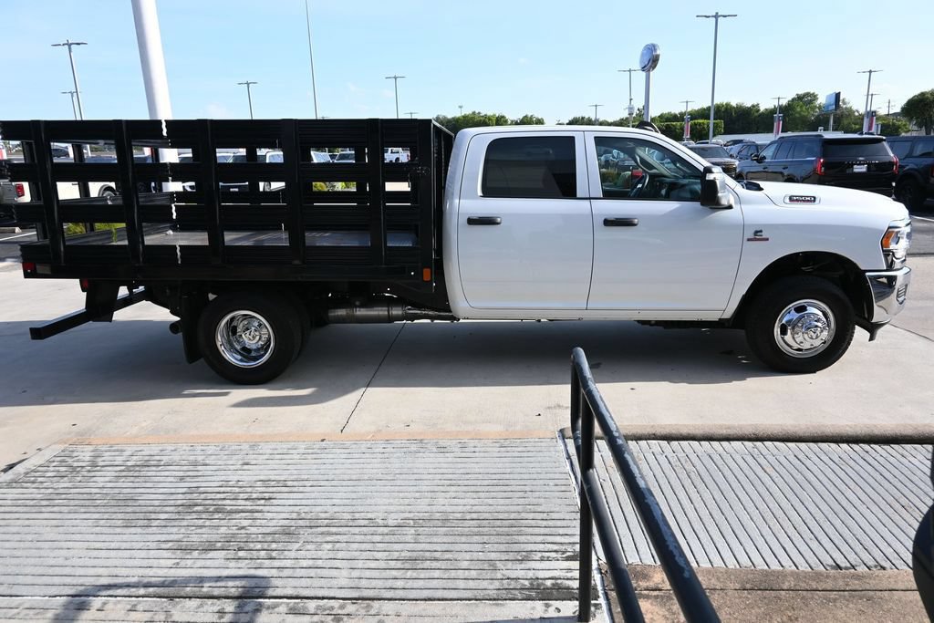 Used 2024 RAM 3500 Tradesman w/ Chrome Appearance Group AWD/4WD image 15
