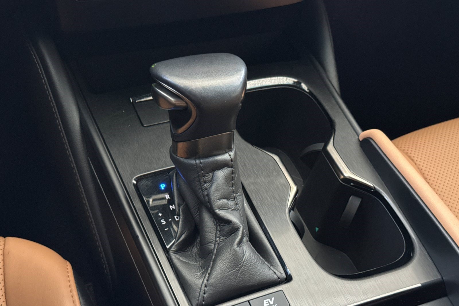 Certified 2025 Lexus ES 300h w/ Premium Package FWD image 26