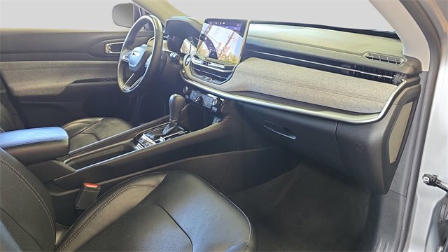 Used 2022 Jeep Compass Latitude image 16