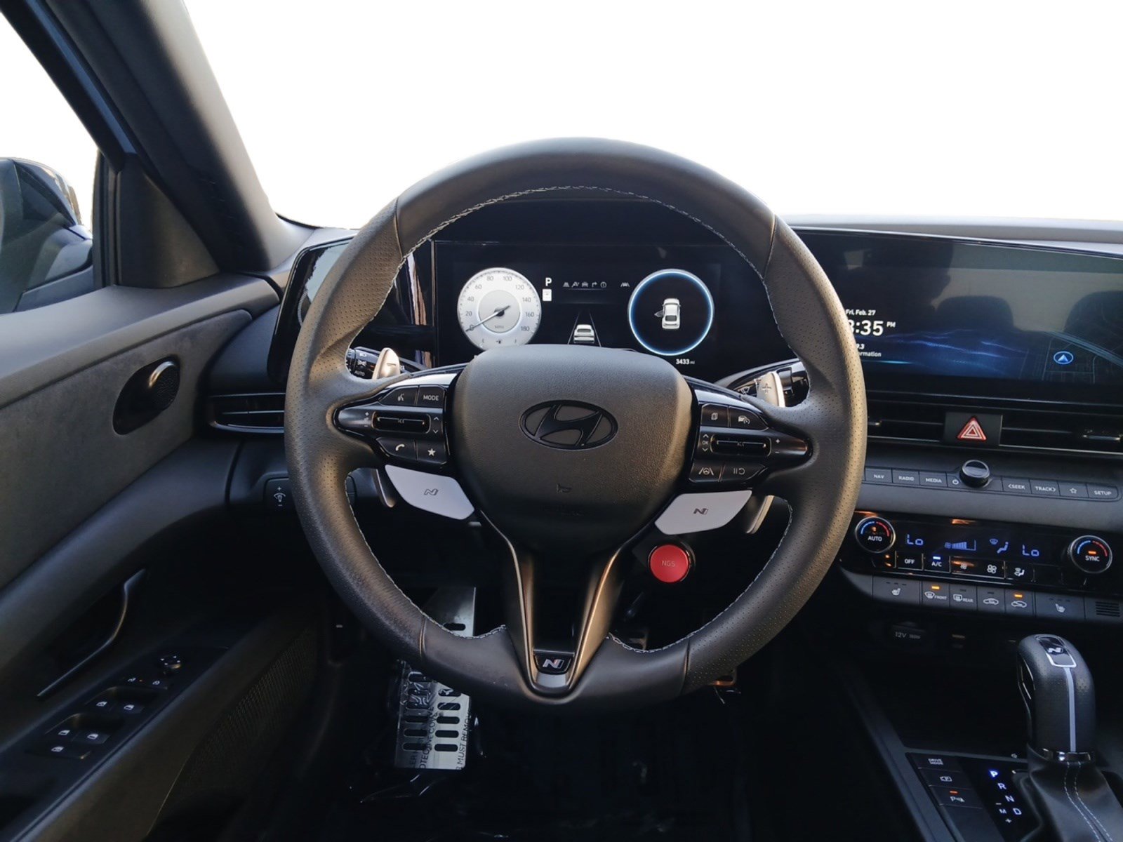 Certified 2025 Hyundai Elantra N Base image 12