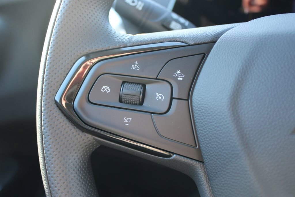 New 2026 Chevrolet Trax LT w/ Sunroof Package image 31