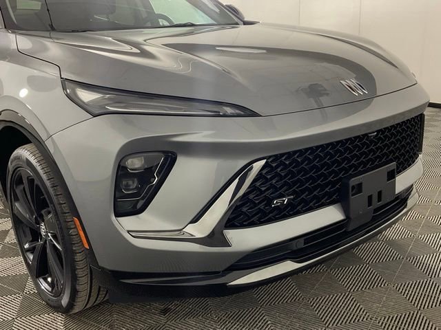 Used 2025 Buick Envision Sport Touring image 10