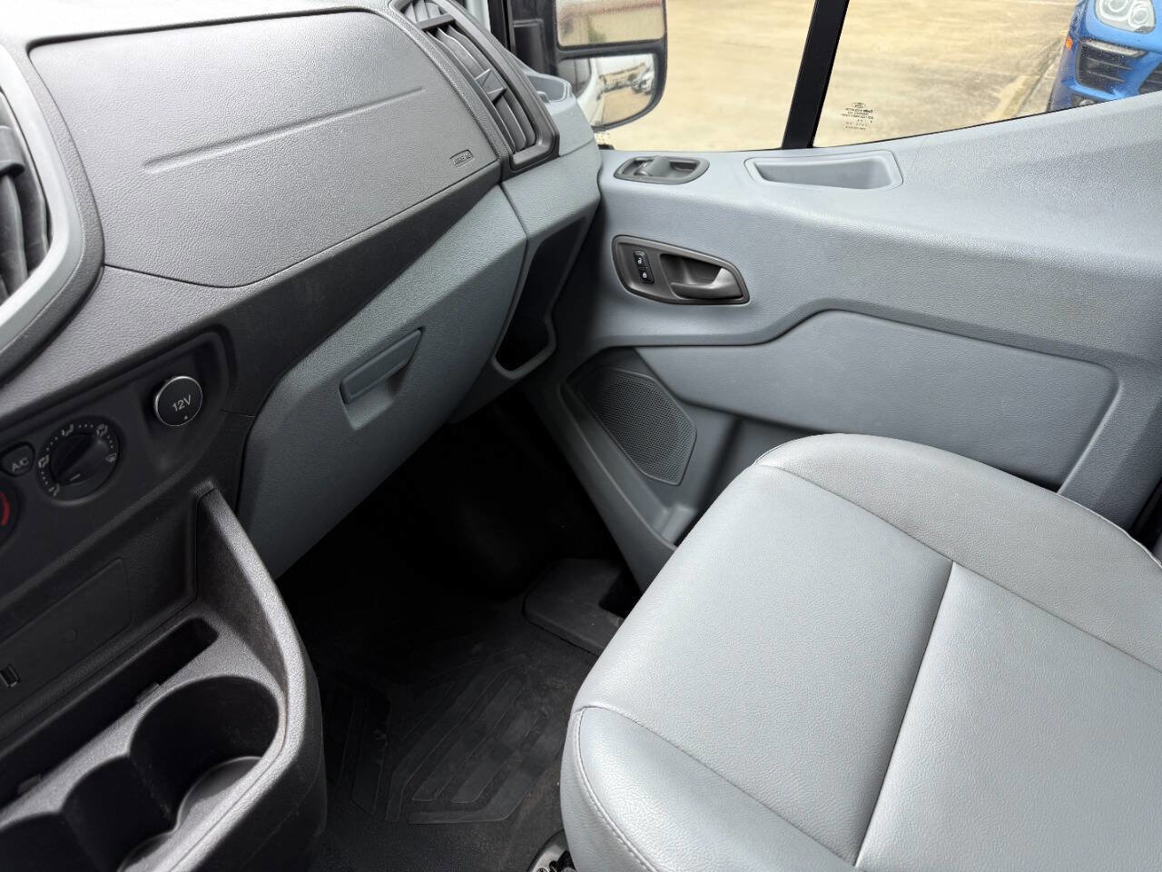 Used 2017 Ford Transit 150 XL RWD image 18