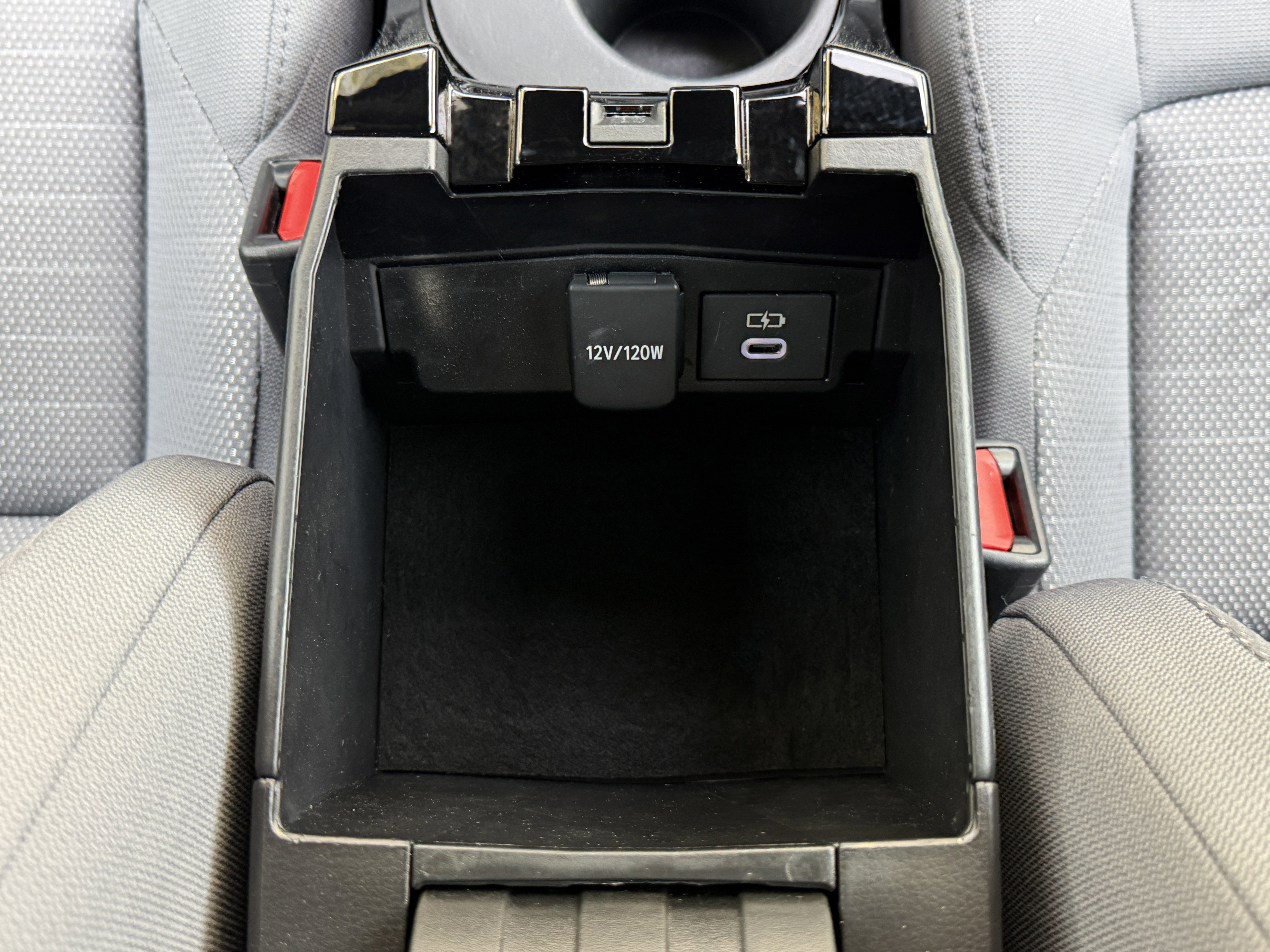 Used 2025 Toyota Corolla SE FWD image 25