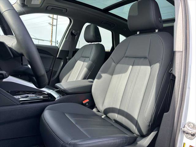 Used 2025 Audi Q5 Premium w/ Convenience Package image 21