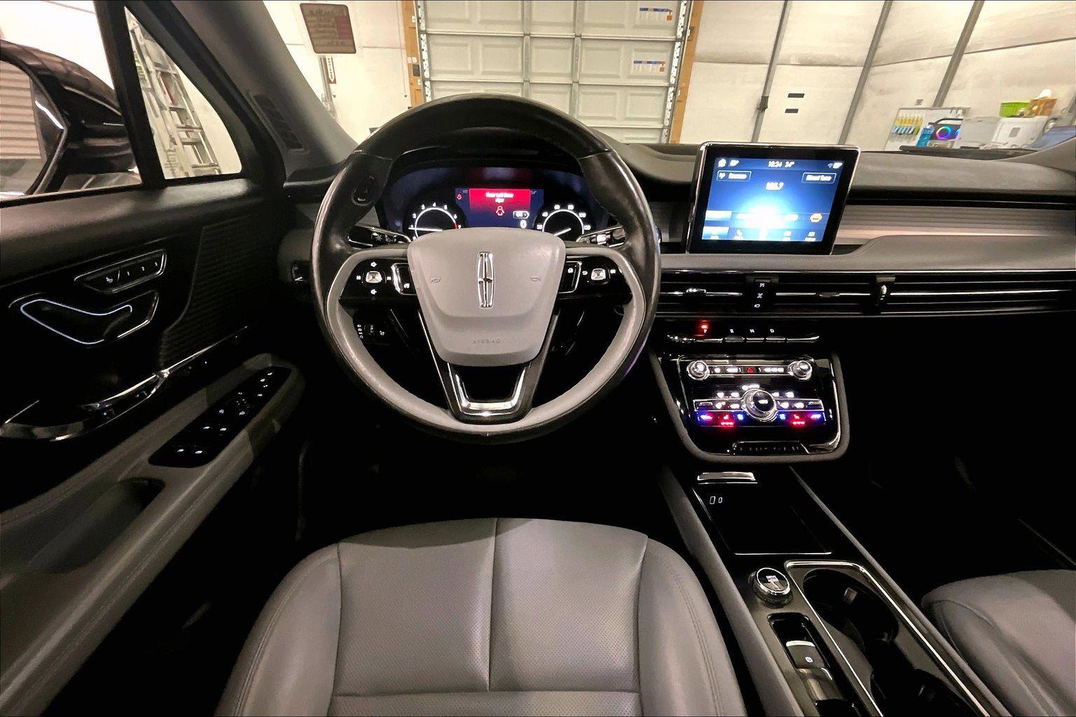 Used 2021 Lincoln Corsair AWD w/ Equipment Group 101A image 5