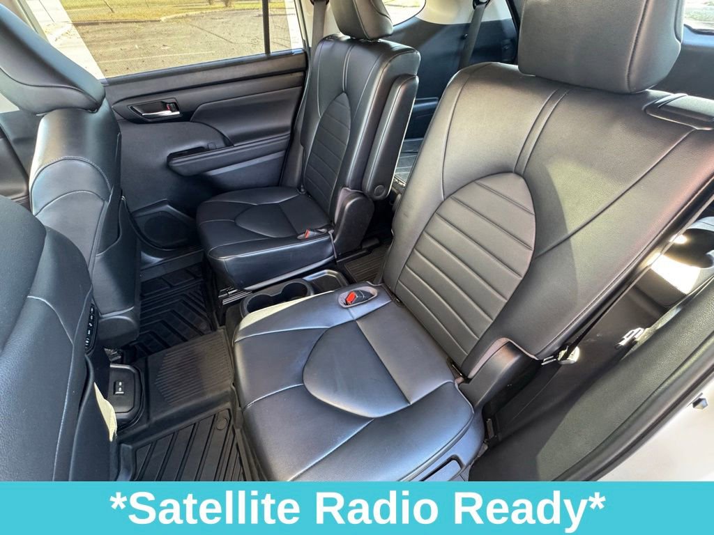 Used 2022 Toyota Highlander XLE image 19