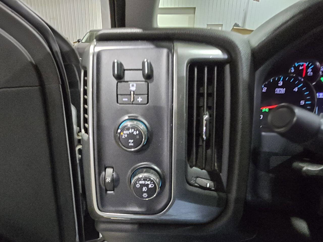 Used 2019 Chevrolet Silverado 1500 LT w/ All Star Edition AWD/4WD image 37