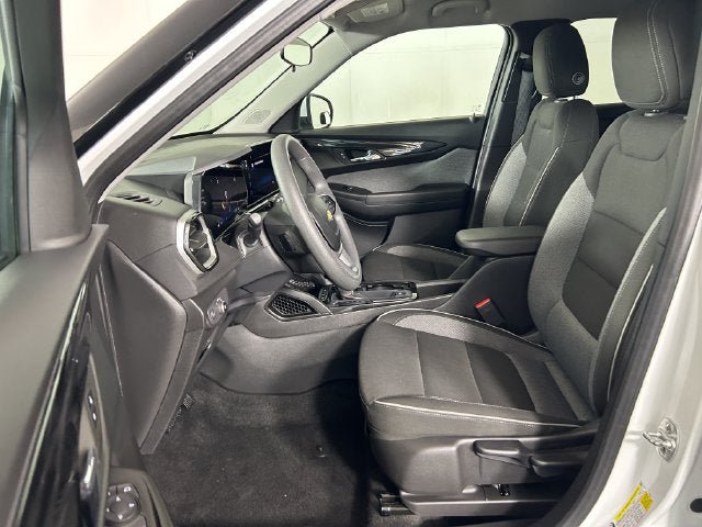 Used 2025 Chevrolet TrailBlazer LT FWD image 11