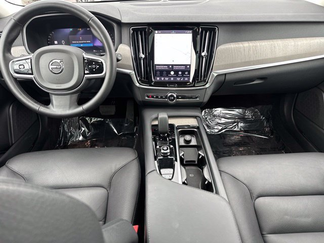 Certified 2025 Volvo V90 B6 Cross Country Plus AWD/4WD image 16