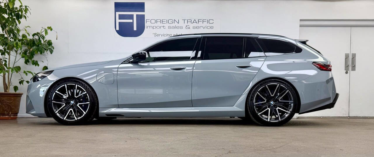 Used 2026 BMW M5 Touring image 32