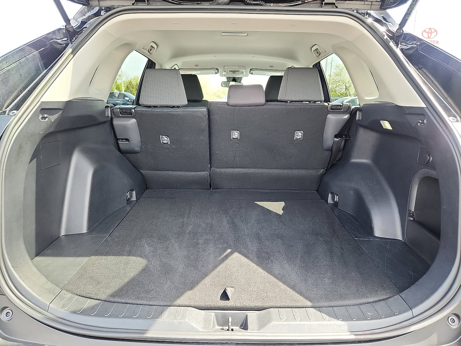 Used 2024 Toyota RAV4 XLE image 28