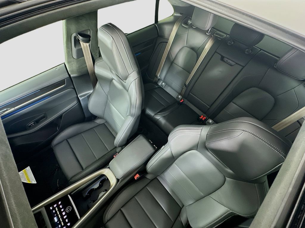 New 2025 Porsche Macan Turbo Electric image 14