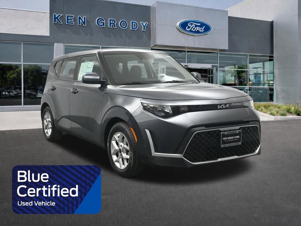 Used 2023 Kia Soul LX w/ Option Group 015