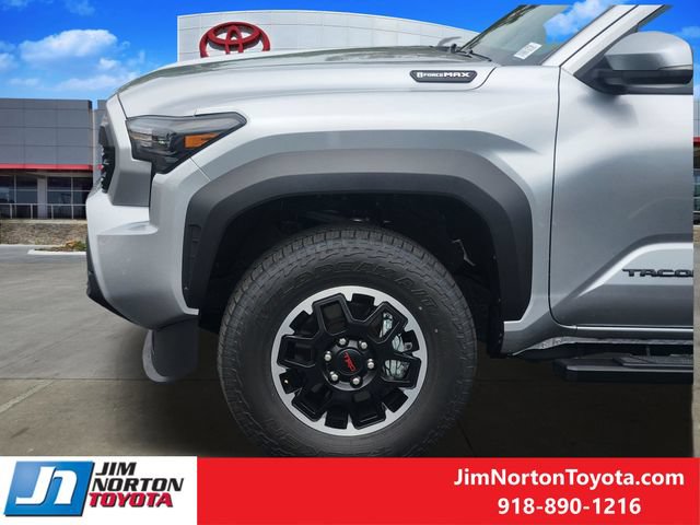 Used 2025 Toyota Tacoma TRD Off-Road w/ TRD Off Road Upgrade Package AWD/4WD image 9
