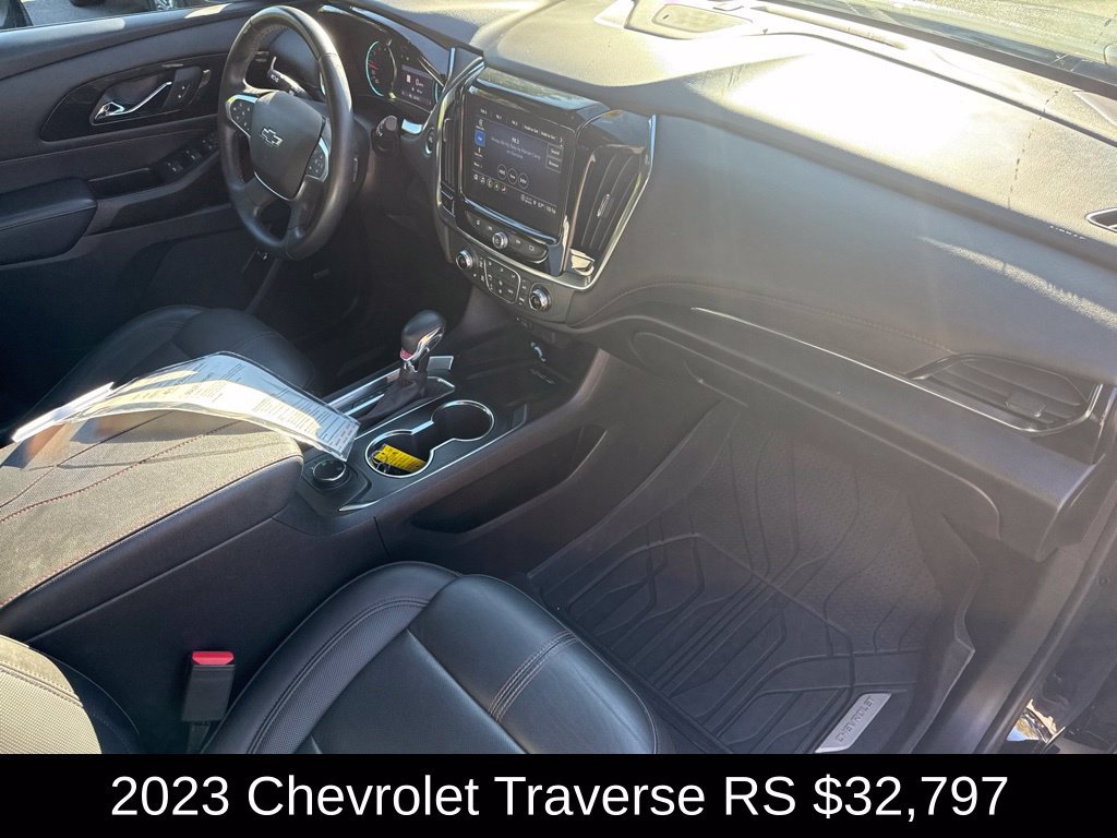 Used 2023 Chevrolet Traverse RS w/ LPO, Floor Liner Package AWD/4WD image 20
