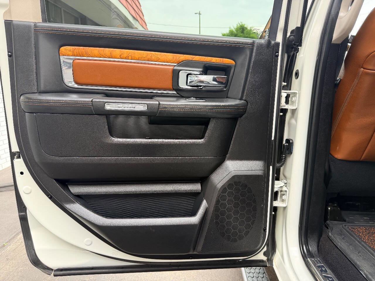 Used 2017 RAM 2500 Longhorn w/ Convenience Group AWD/4WD image 32