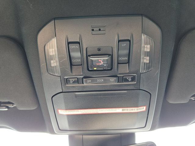 Used 2021 Toyota Highlander XSE AWD/4WD image 22