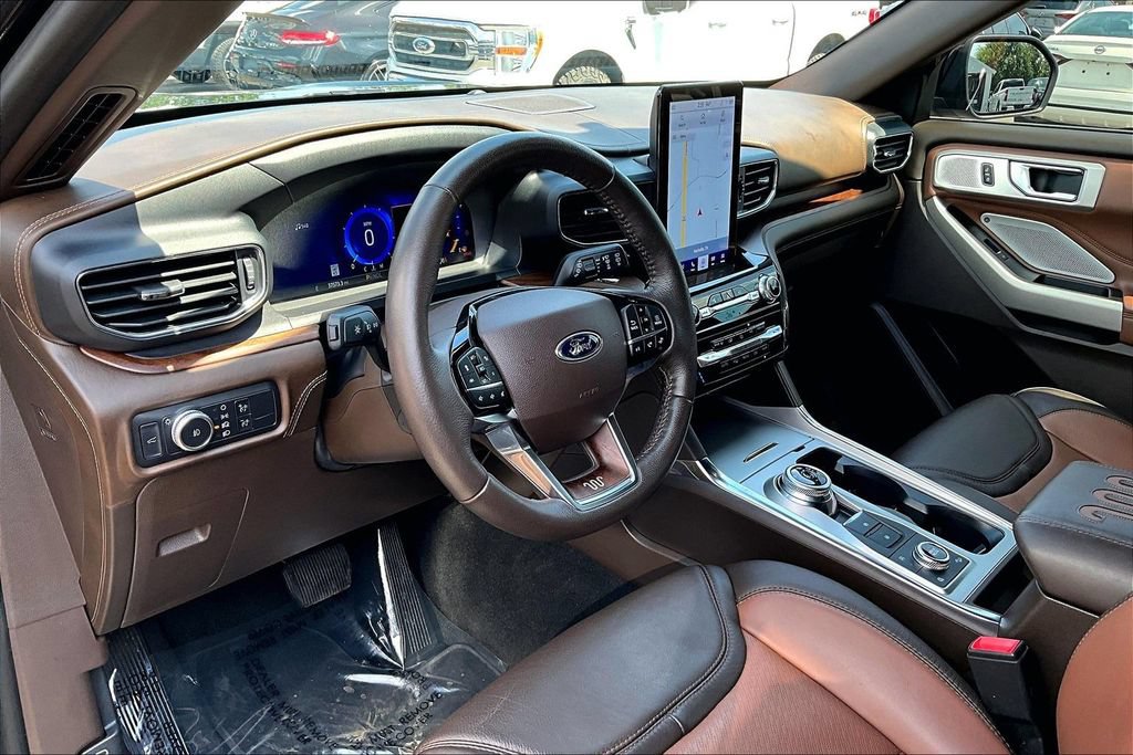Used 2022 Ford Explorer King Ranch w/ Technology Package AWD/4WD image 18