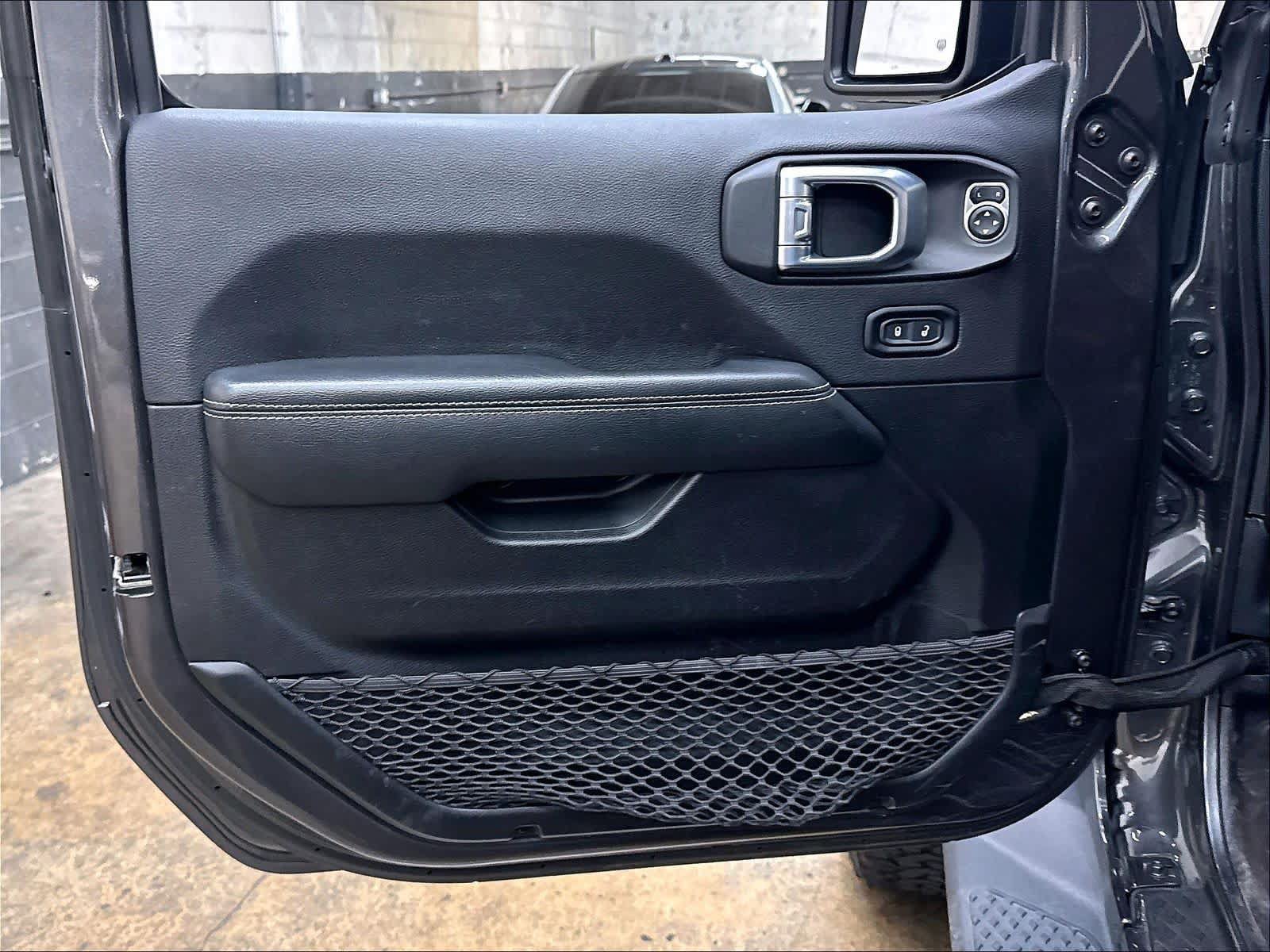 Used 2021 Jeep Gladiator Overland w/ Popular Equipment Package AWD/4WD image 26