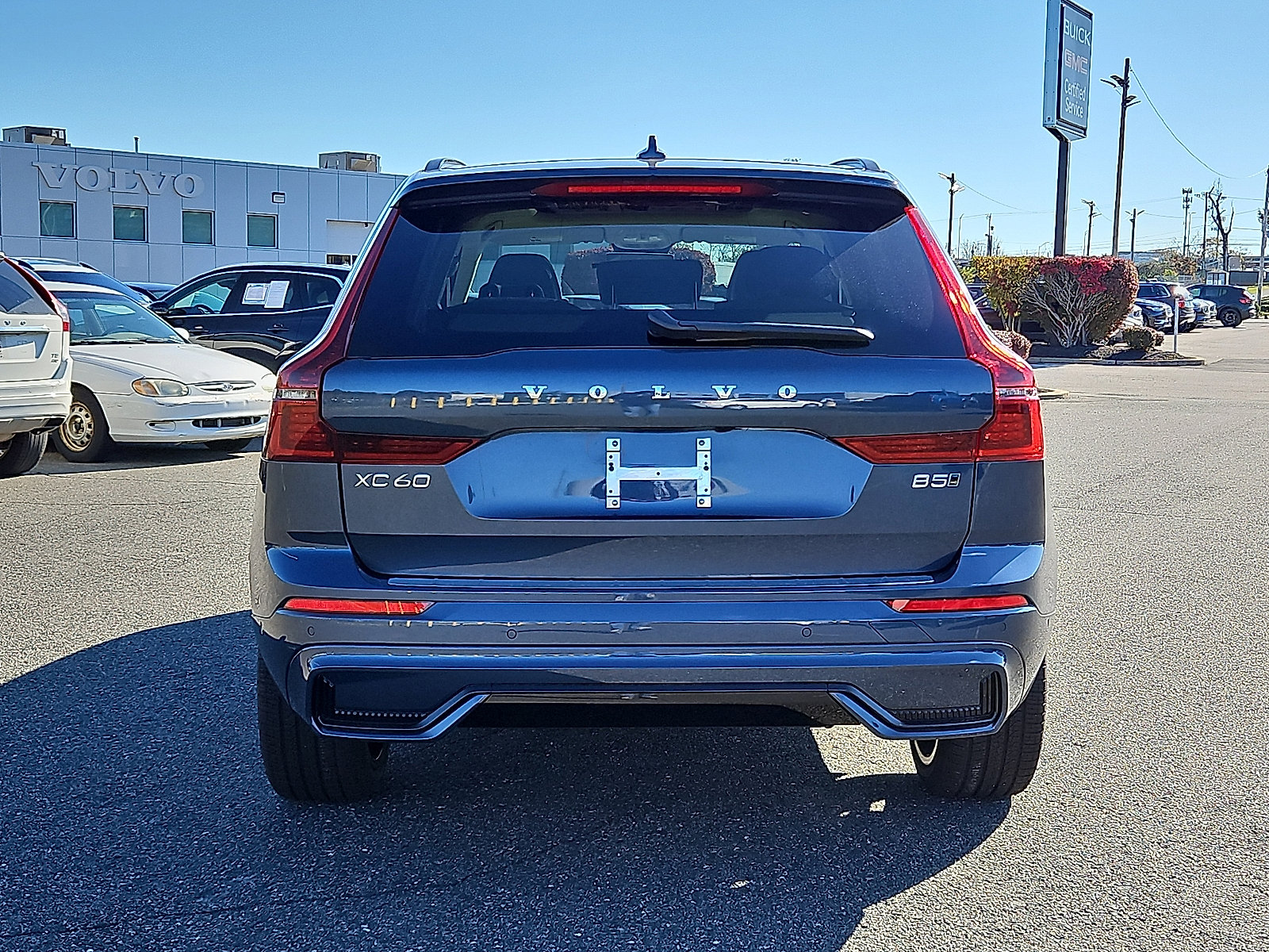 New 2026 Volvo XC60 B5 Ultra w/ Protection Package Premier AWD/4WD image 5