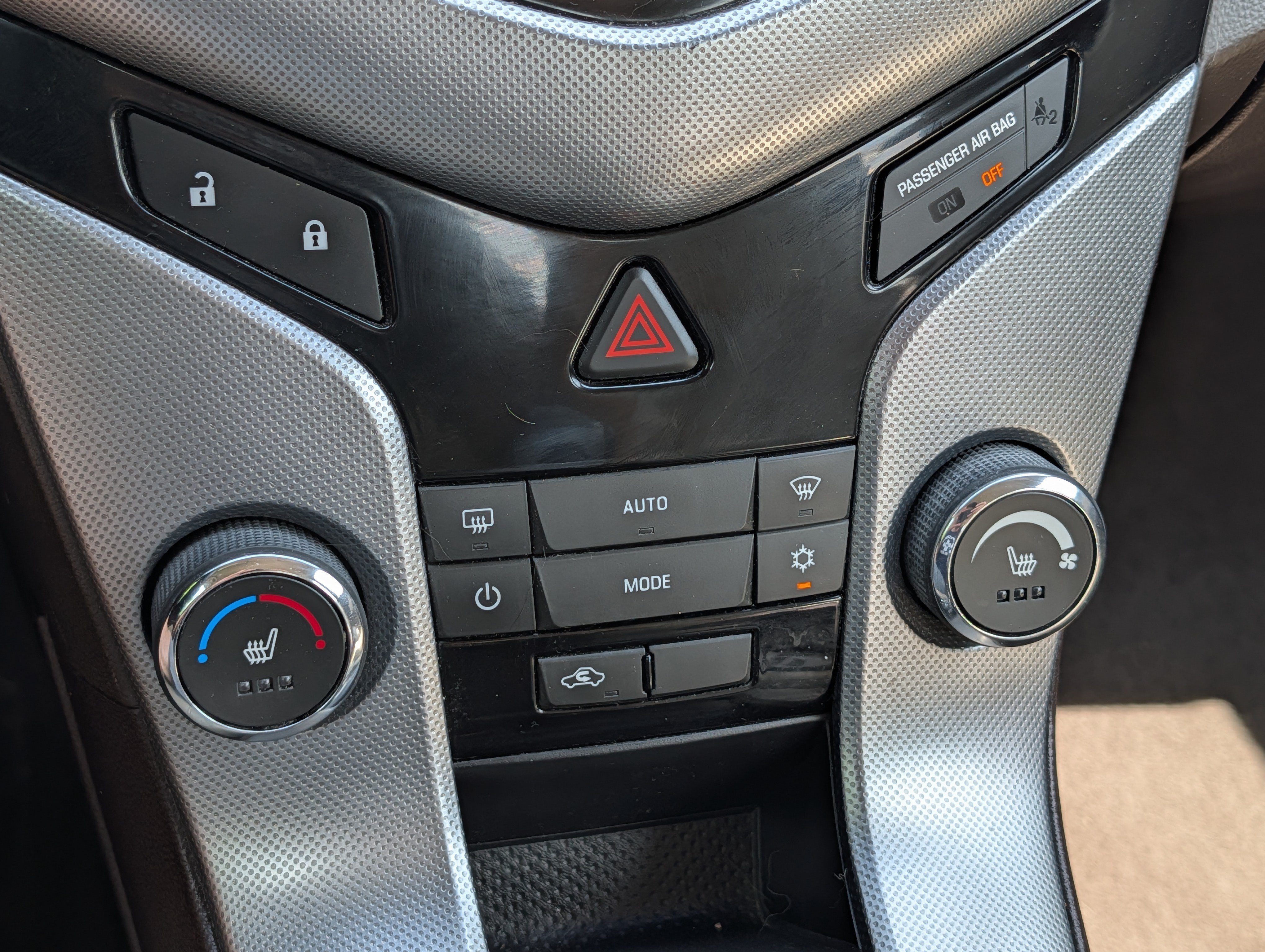 Used 2014 Chevrolet Cruze LTZ w/ RS Package FWD image 23