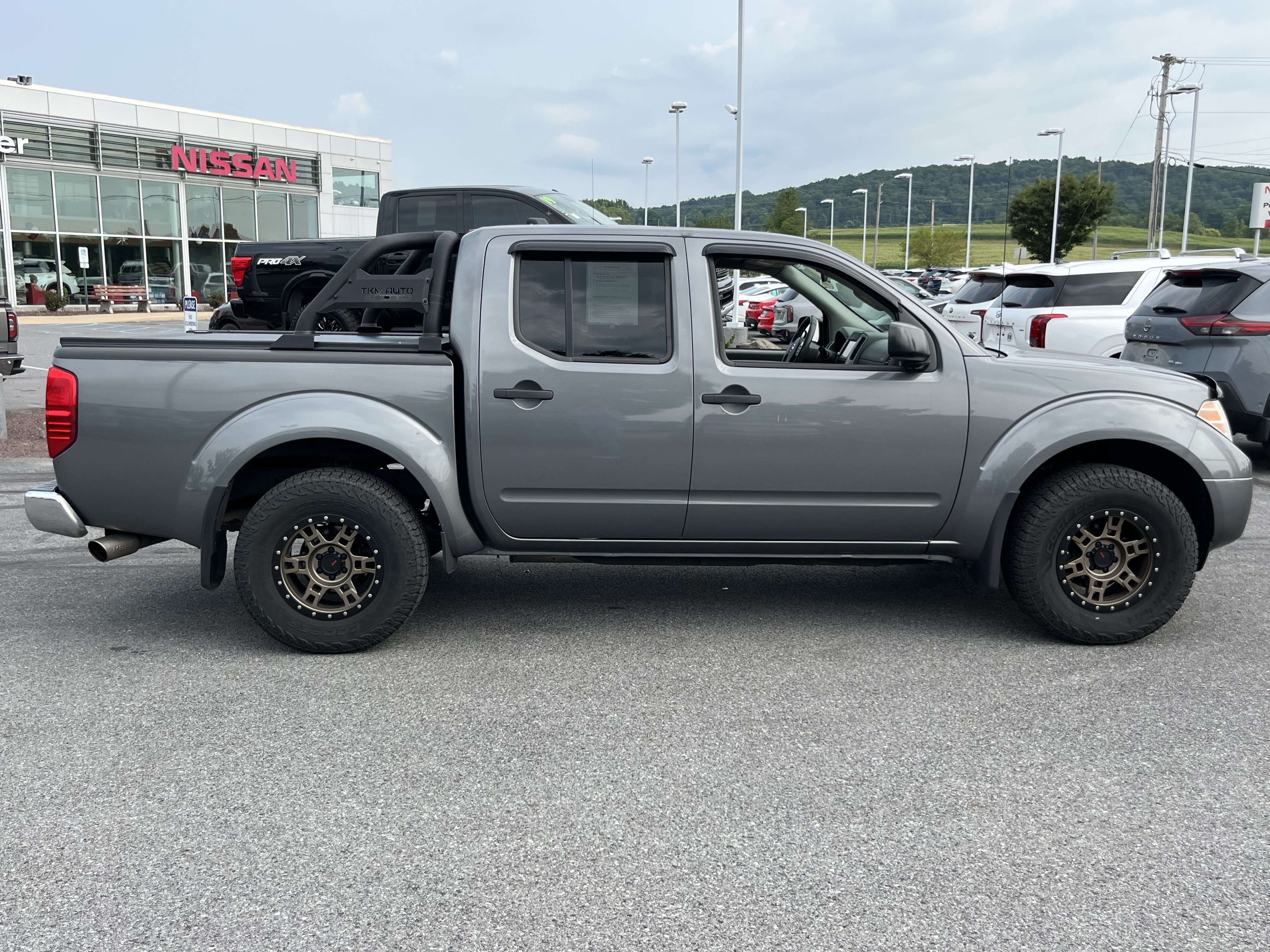 Used 2019 Nissan Frontier SV AWD/4WD image 2