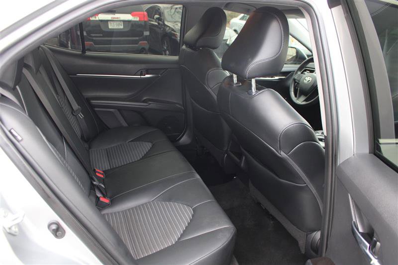 Used 2022 Toyota Camry SE image 9