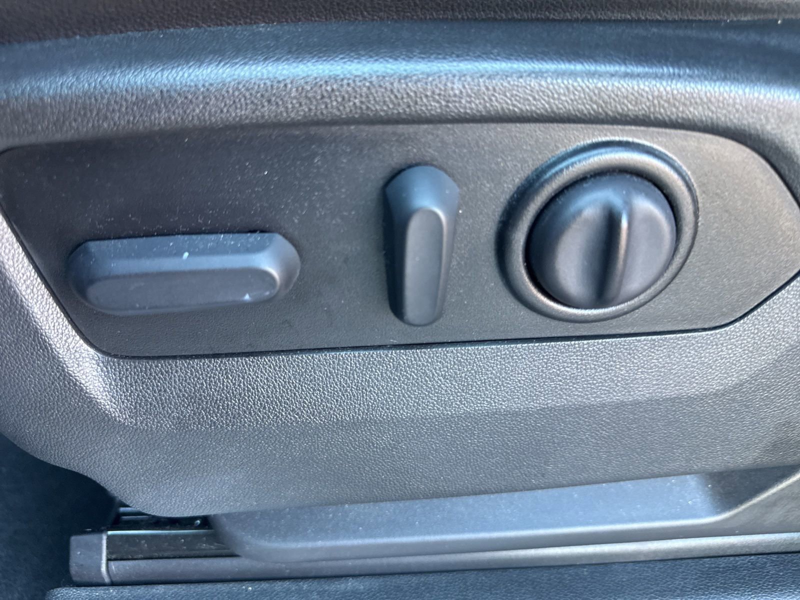 Used 2022 Chevrolet Silverado 1500 LT Trail Boss w/ Convenience Package II image 39