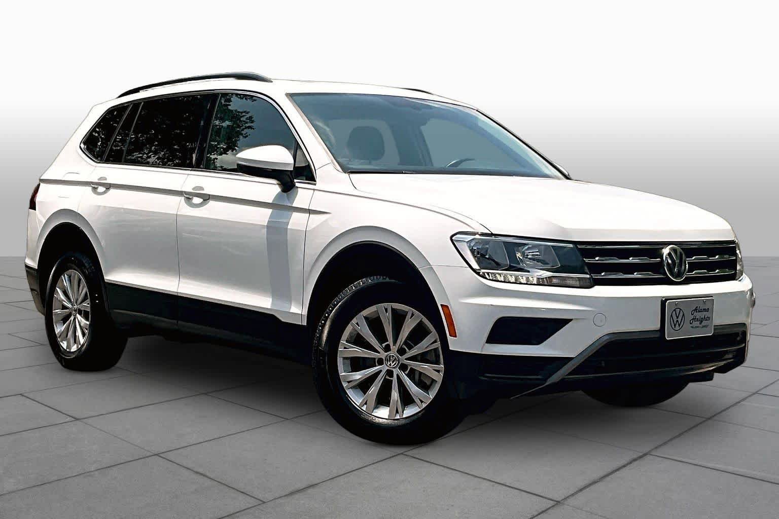 Used 2019 Volkswagen Tiguan SE w/ Panoramic Sunroof Package FWD image 3