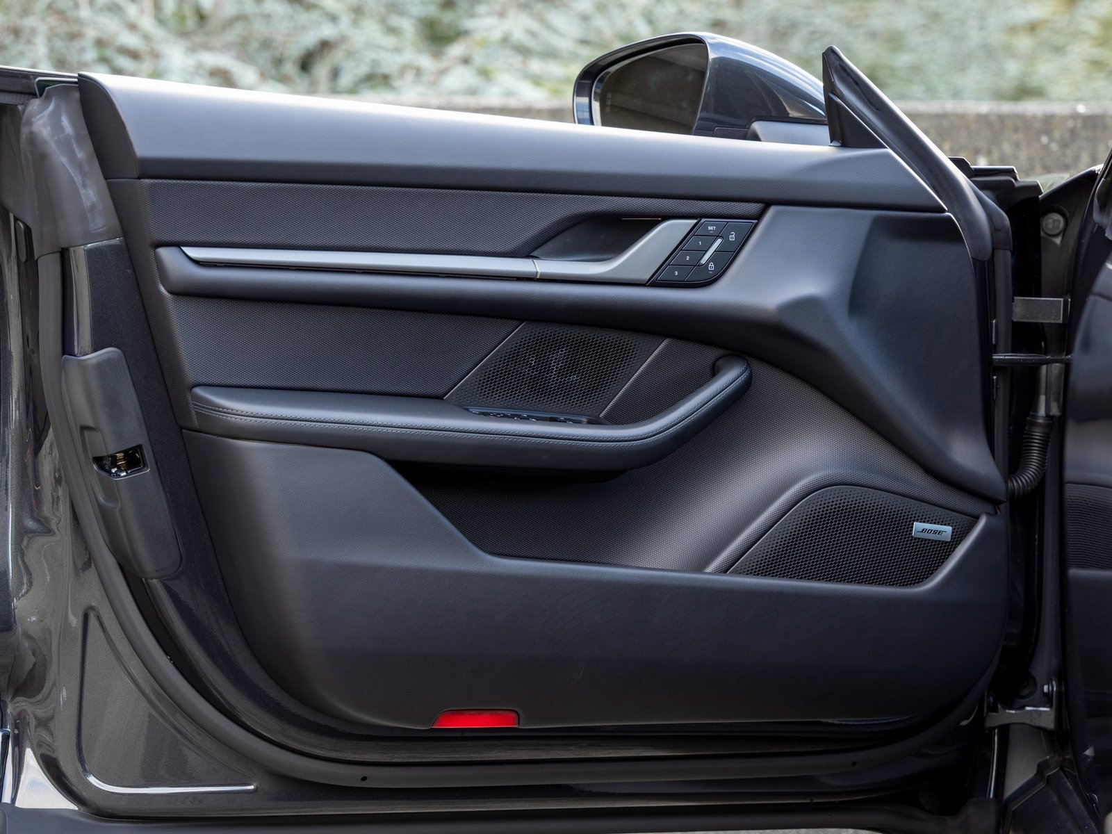 New 2025 Porsche Taycan image 20