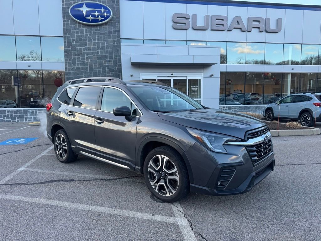 Used 2023 Subaru Ascent Limited image 1