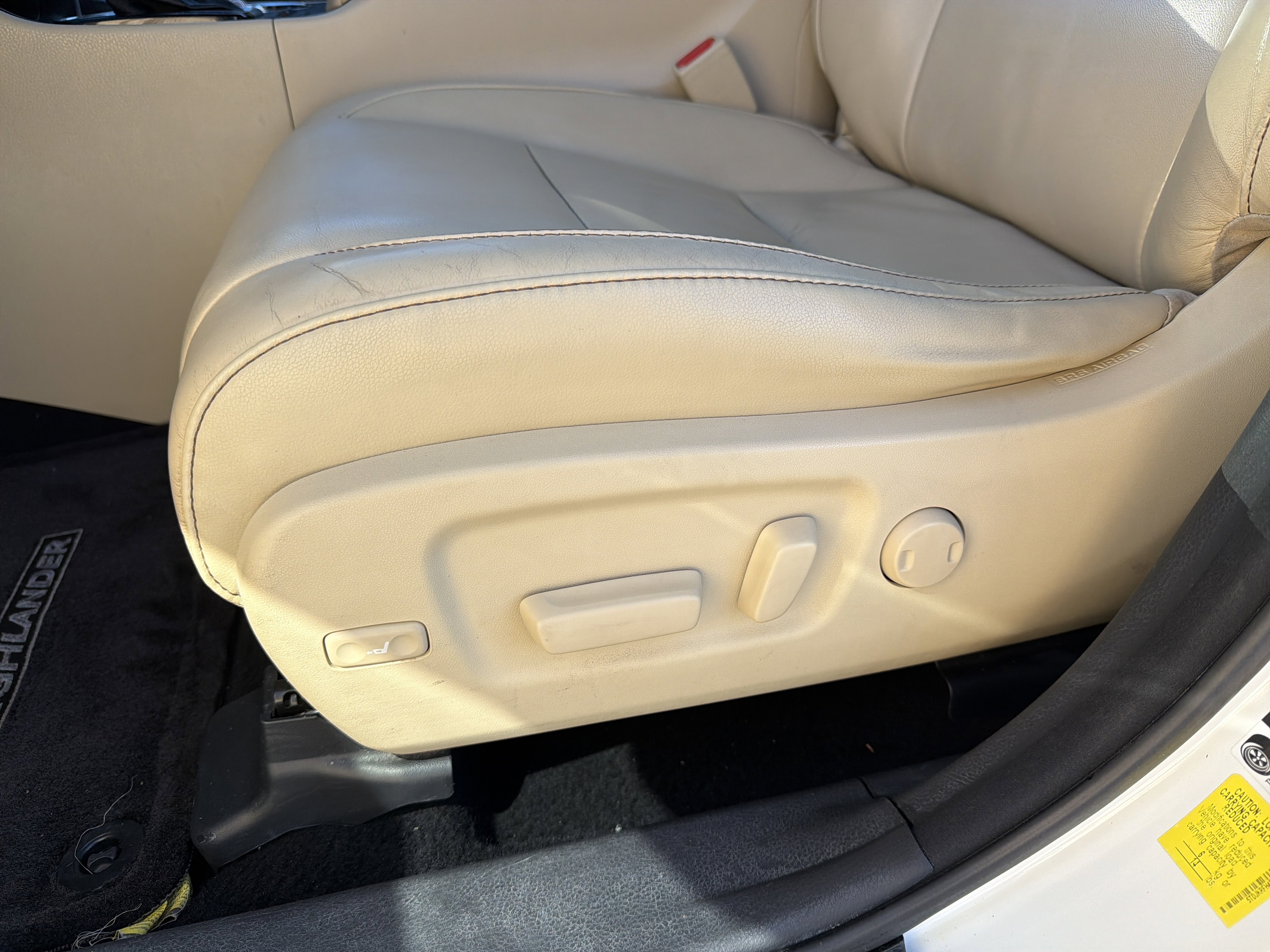 Used 2015 Toyota Highlander XLE image 25