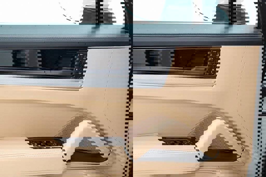 New 2026 Porsche Cayenne S image 40