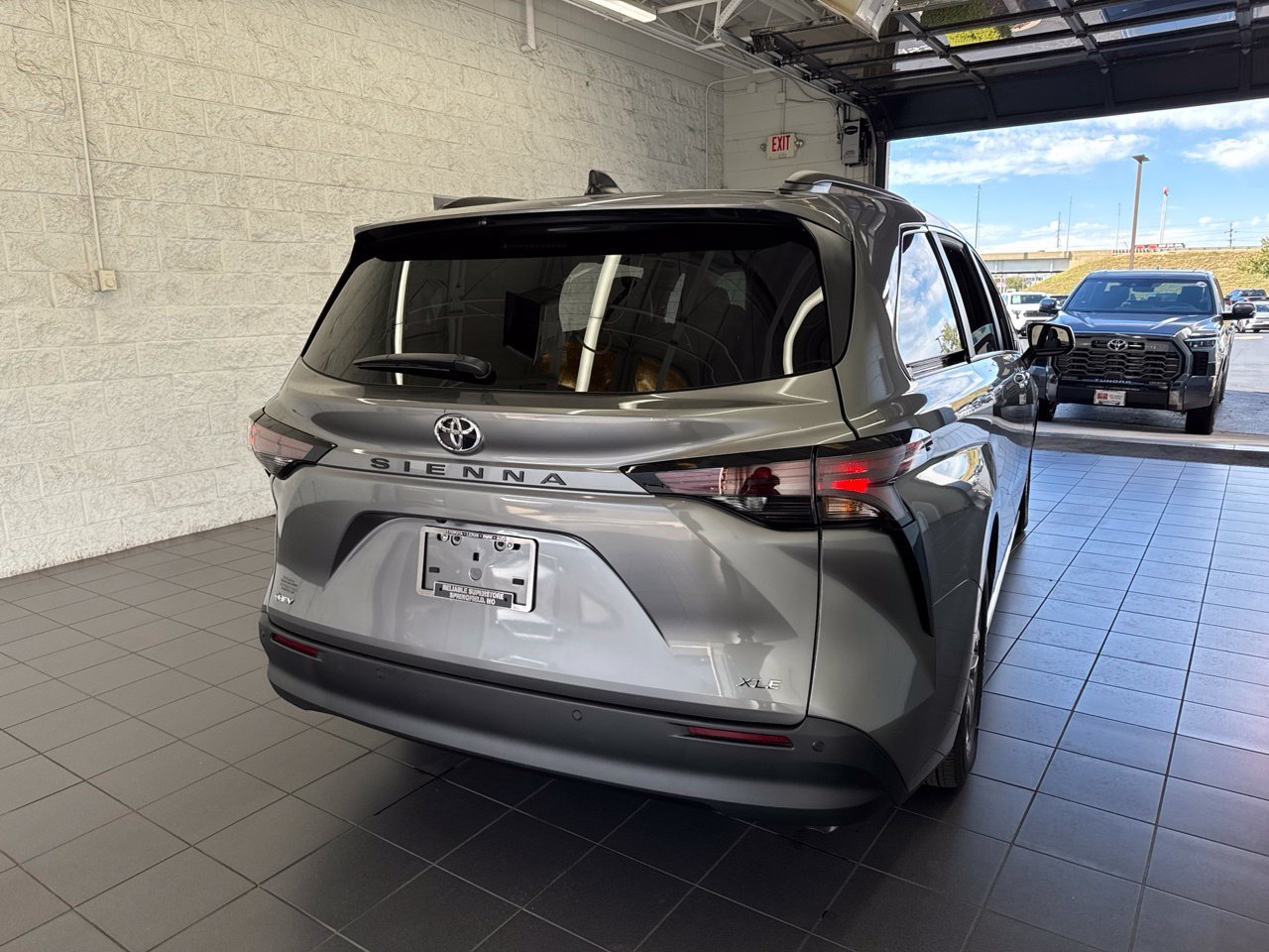 Certified 2026 Toyota Sienna XLE FWD image 7