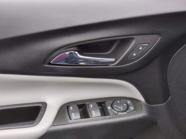 Used 2022 Chevrolet Equinox LS image 13