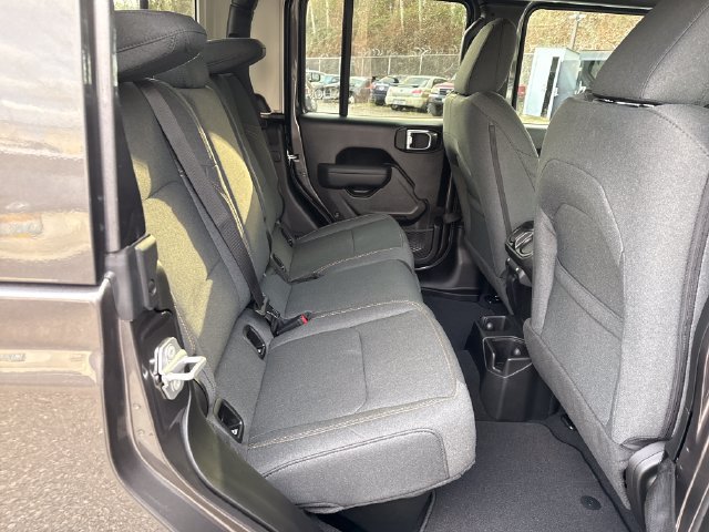 New 2026 Jeep Gladiator Sport AWD/4WD image 10