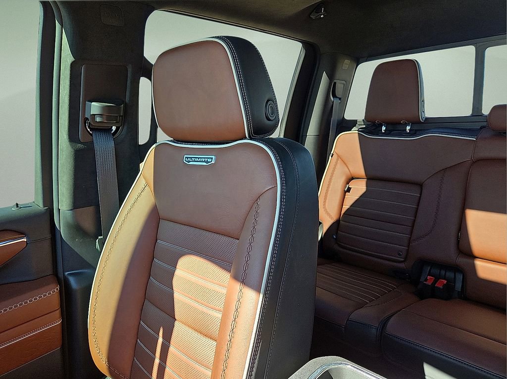 Used 2024 GMC Sierra 3500 Denali Ultimate image 30