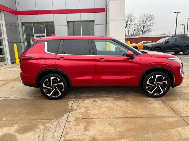 Used 2023 Mitsubishi Outlander SE image 6