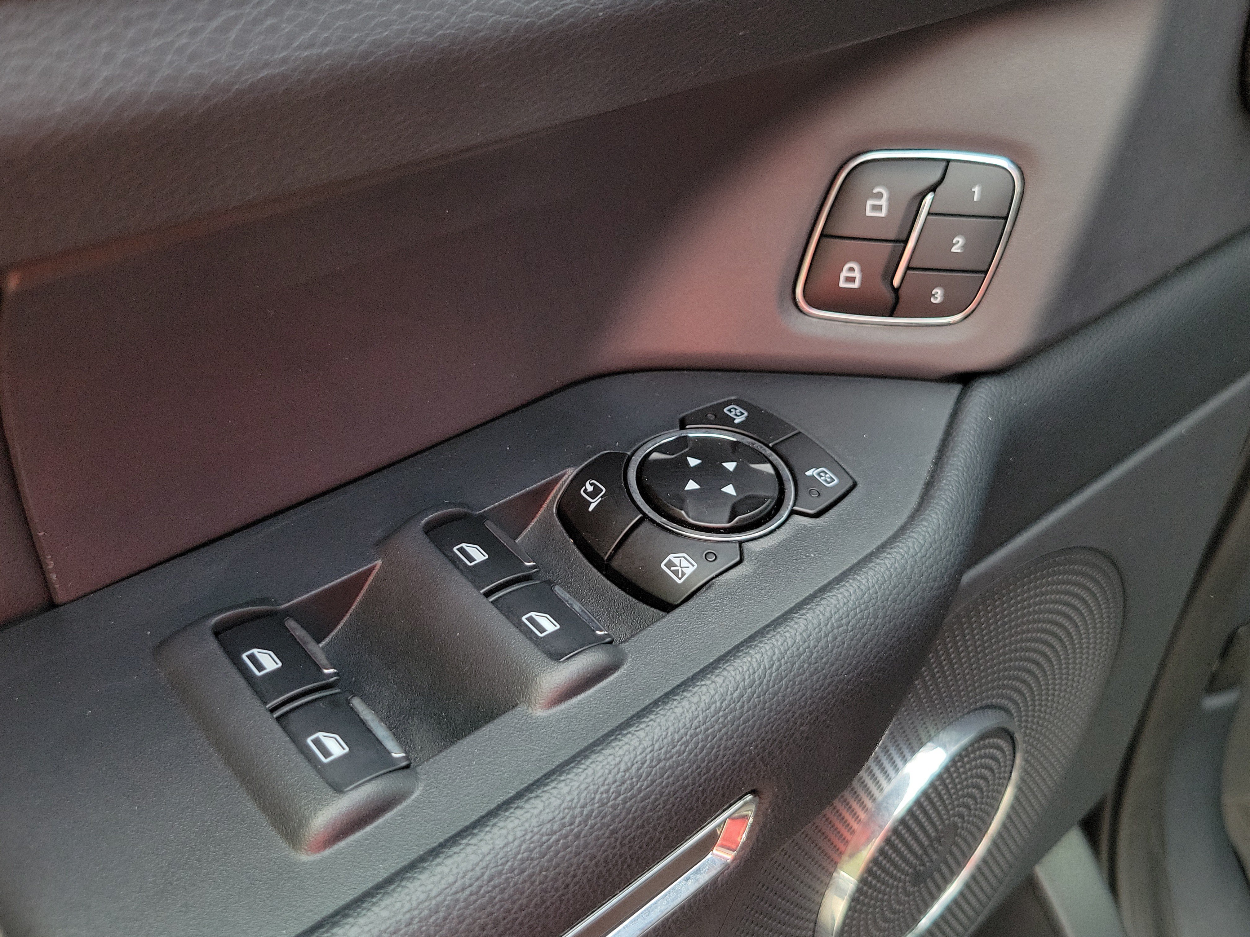 Used 2023 Ford Expedition XLT RWD image 14