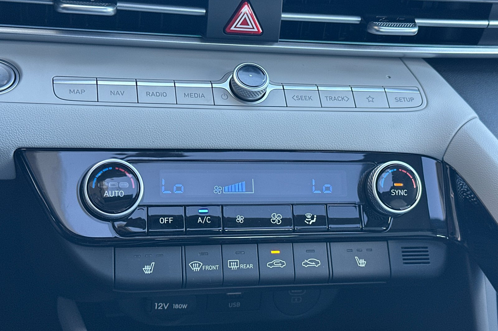 New 2026 Hyundai Elantra Limited FWD image 21