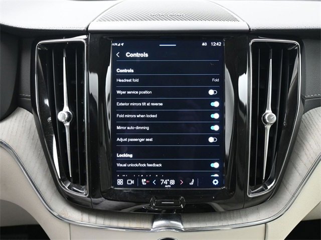 Used 2023 Volvo XC60 B6 Ultimate w/ Climate Package image 17