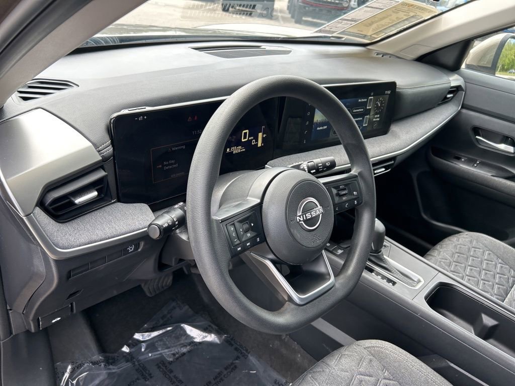 Used 2025 Nissan Kicks SV FWD image 20