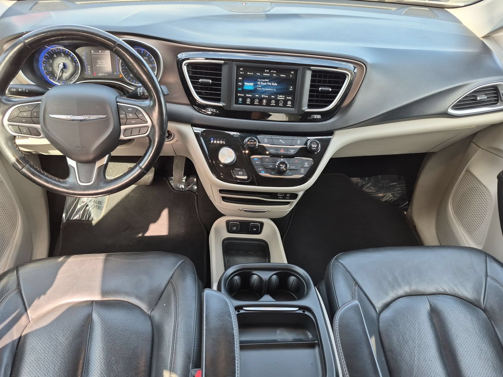Used 2019 Chrysler Pacifica Touring-L FWD image 16