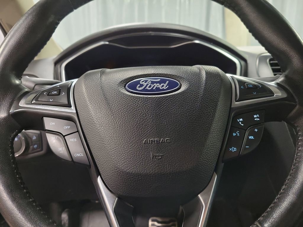 Used 2018 Ford Fusion Titanium image 18
