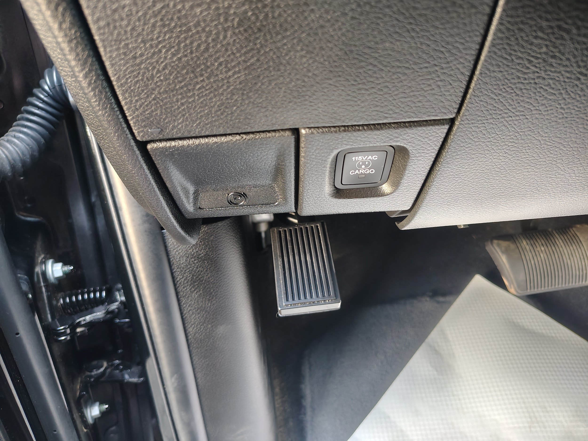 Certified 2026 RAM 2500 Laramie AWD/4WD image 26